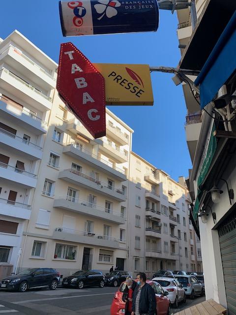 enseignes lumineuses Toulon carotte tabac